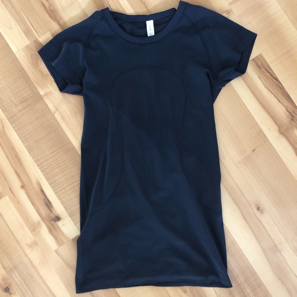 Lululemon Women’s Navy Short Sleeve